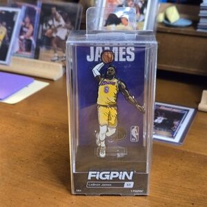 New Sealed LeBron James FiGPiN Figure S3 NBA NWT